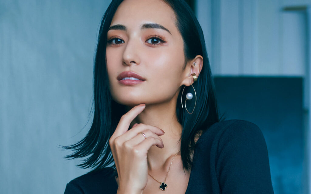 山賀琴子